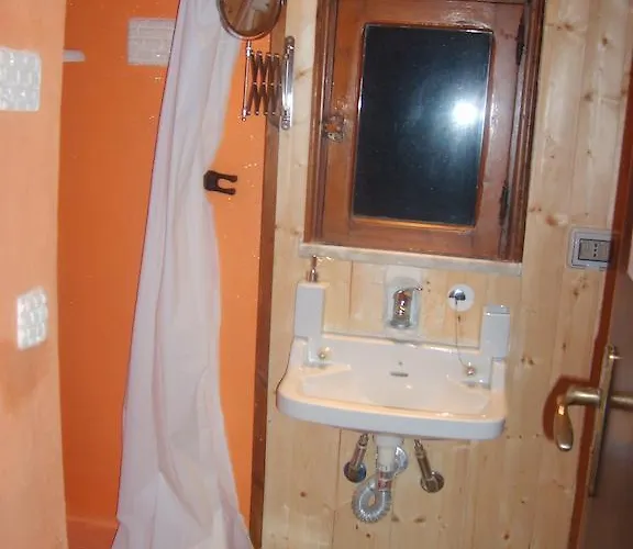 Casa de hóspedes Ammaresiamo Ltb 3*